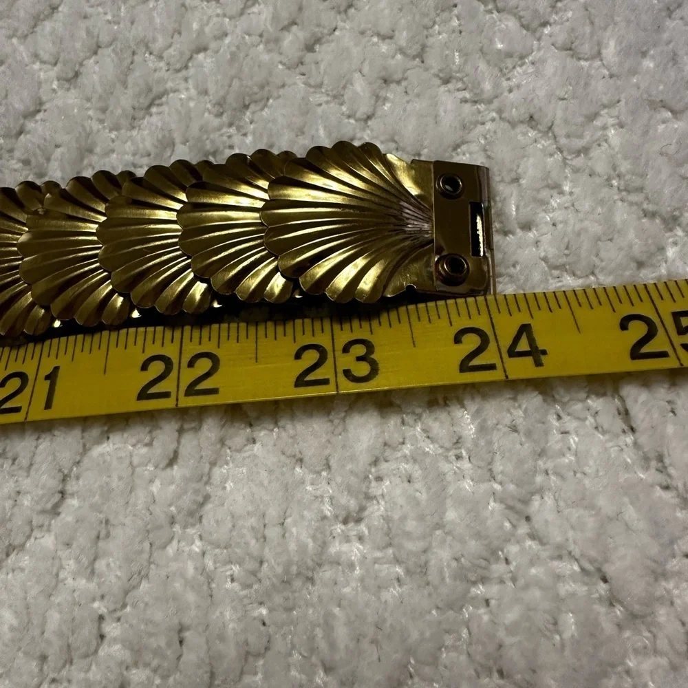 Vintage Gold Seashell Stretch Belt